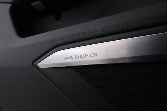 Audi Q8 e-tron 24 of 26