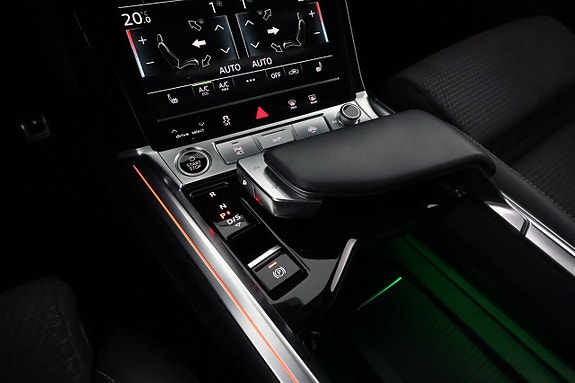 Audi Q8 e-tron 23 of 26