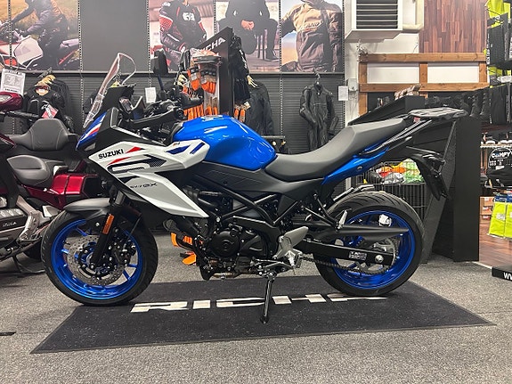 Suzuki SV-7GX 2 of 3