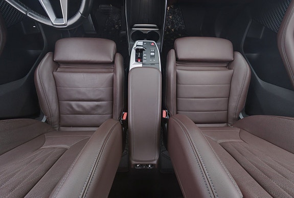 BMW 225e 14 of 28