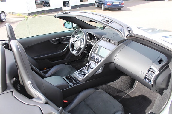 Jaguar F-TYPE 10 of 12