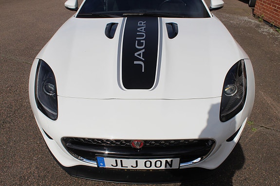 Jaguar F-TYPE 8 of 12