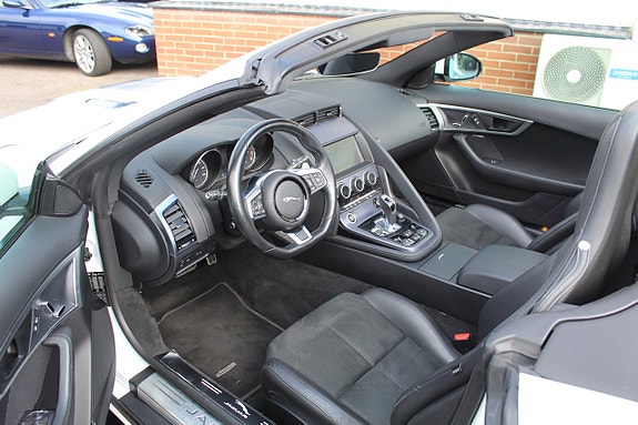 Jaguar F-TYPE 5 of 12