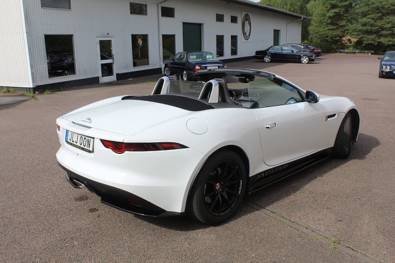 Jaguar F-TYPE 12 of 12