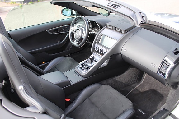 Jaguar F-TYPE 6 of 12