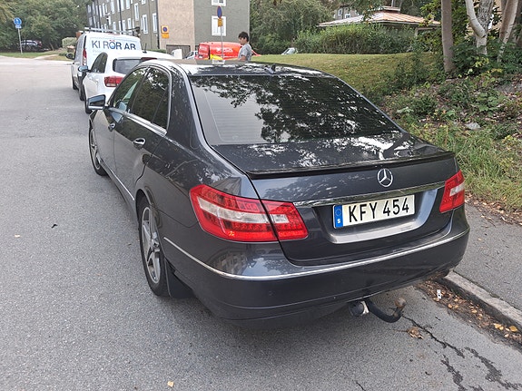 Mercedes-Benz E250 15 of 16