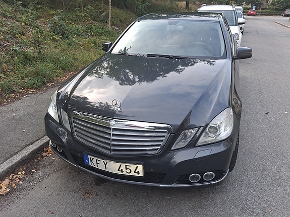 Mercedes-Benz E250 12 of 16