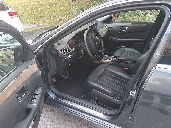 Mercedes-Benz E250 11 of 16