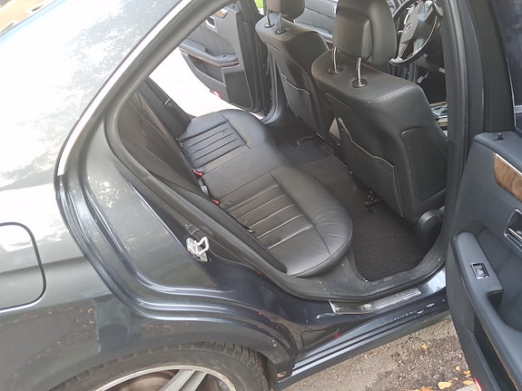 Mercedes-Benz E250 8 of 16