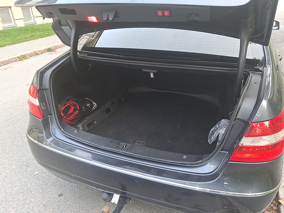 Mercedes-Benz E250 9 of 16