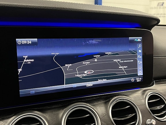 Mercedes-Benz E300 19 of 26