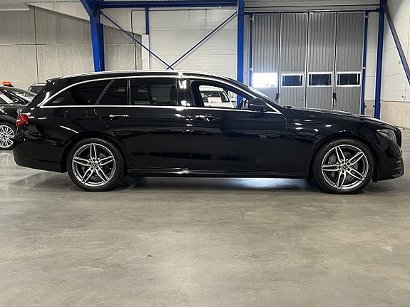 Mercedes-Benz E300 3 of 26
