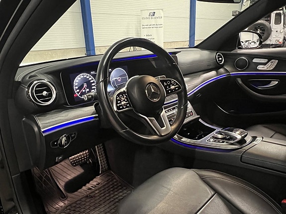 Mercedes-Benz E300 10 of 26