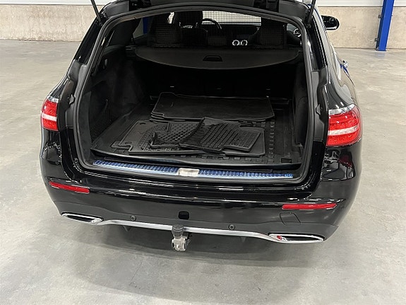 Mercedes-Benz E300 23 of 26