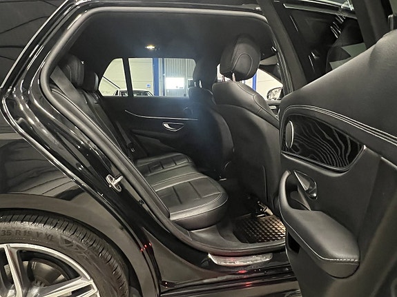 Mercedes-Benz E300 17 of 26