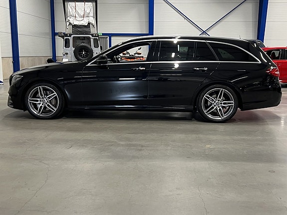 Mercedes-Benz E300 6 of 26