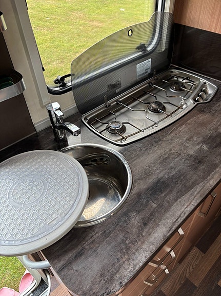 Knaus Sky Traveller 650 DKG 10 of 19