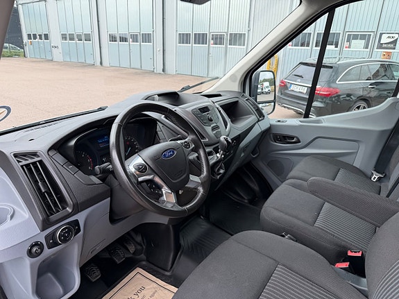 Ford Transit 8 of 12