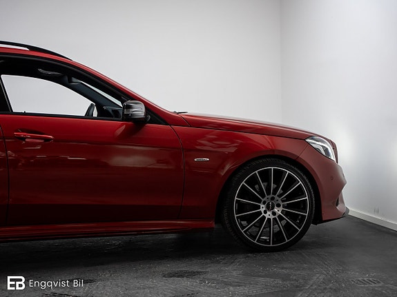 Mercedes-Benz E220 11 of 30