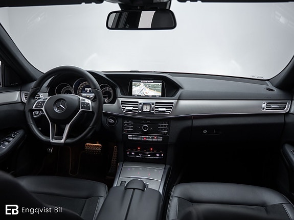 Mercedes-Benz E220 26 of 30