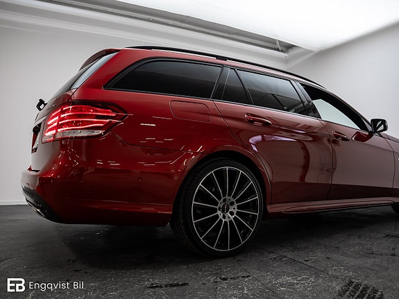 Mercedes-Benz E220 12 of 30