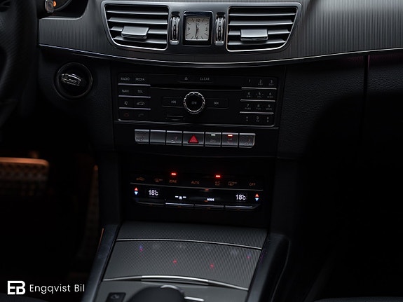 Mercedes-Benz E220 29 of 30