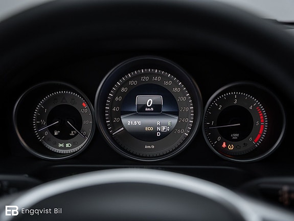 Mercedes-Benz E220 16 of 30