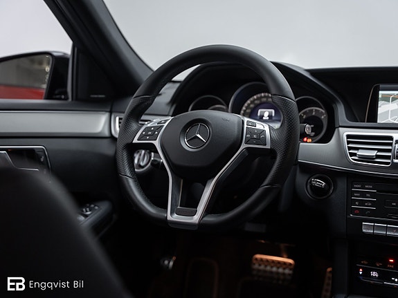 Mercedes-Benz E220 27 of 30