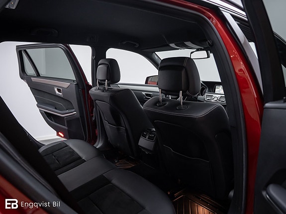 Mercedes-Benz E220 25 of 30