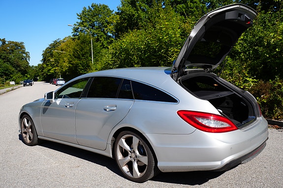 Mercedes-Benz CLS350 5 of 5
