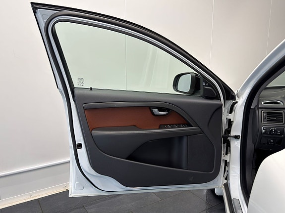 Volvo V70 14 of 30