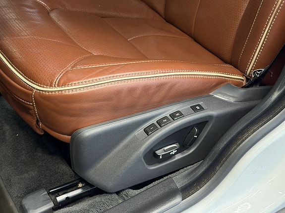 Volvo V70 17 of 30