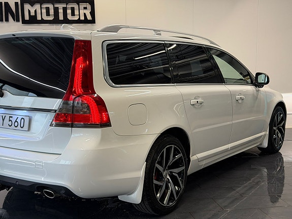 Volvo V70 11 of 30