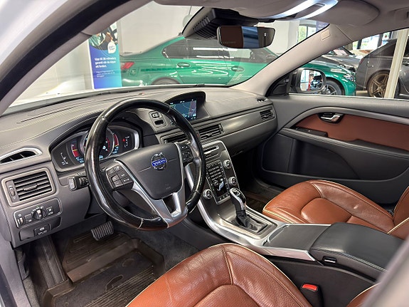 Volvo V70 13 of 30