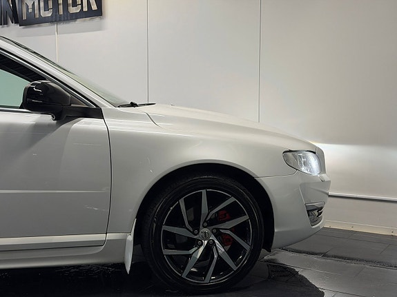 Volvo V70 12 of 30