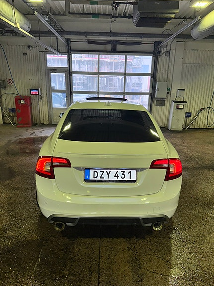 Volvo S60 8 of 13