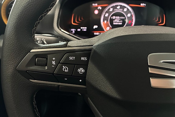 Seat Arona 18 of 22