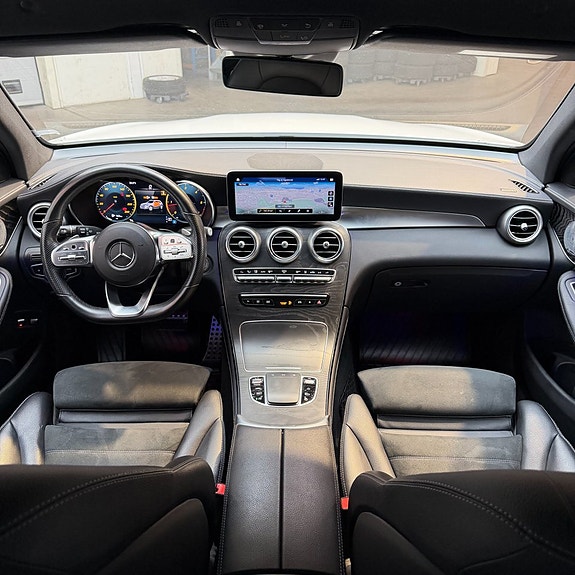 Mercedes-Benz GLC300 d 9 of 13
