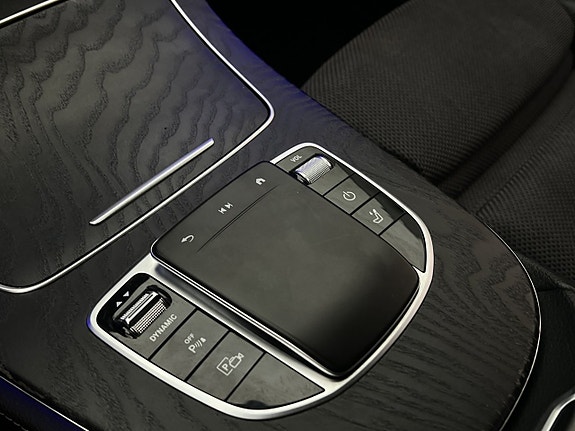 Mercedes-Benz E300 de 27 of 30
