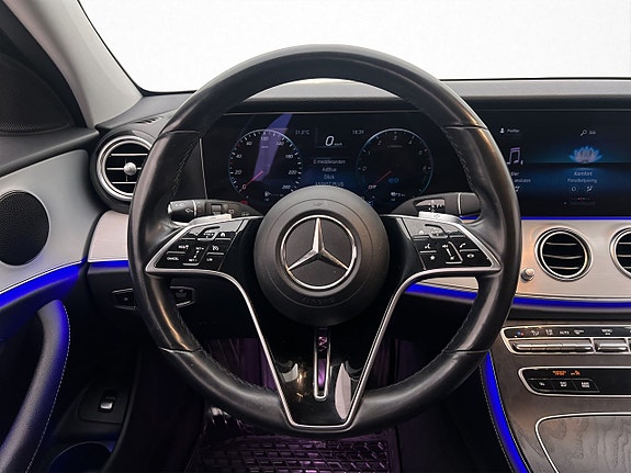 Mercedes-Benz E300 de 11 of 30
