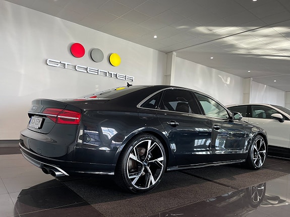 Audi S8 9 of 20