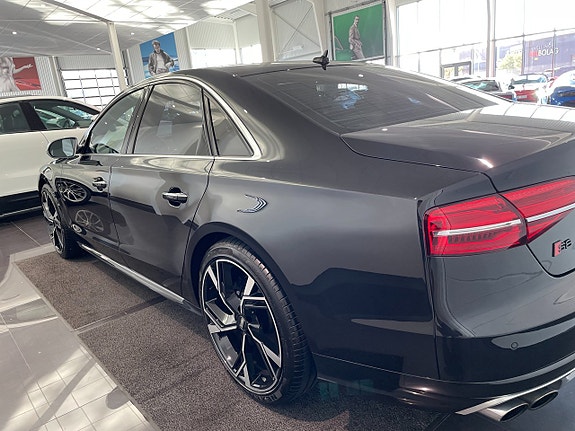 Audi S8 8 of 20