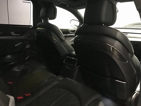 Audi S8 12 of 12