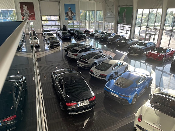 Audi S8 7 of 20