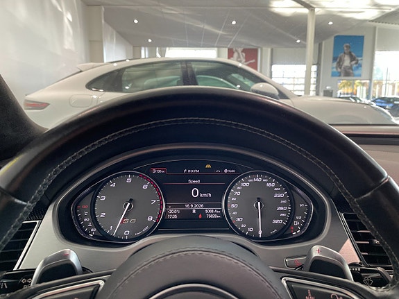 Audi S8 11 of 20