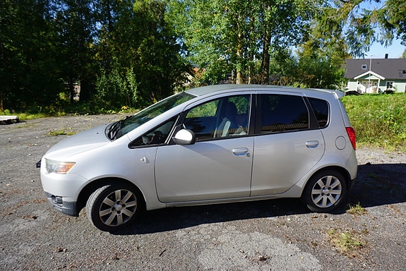 Mitsubishi Colt 2 of 16