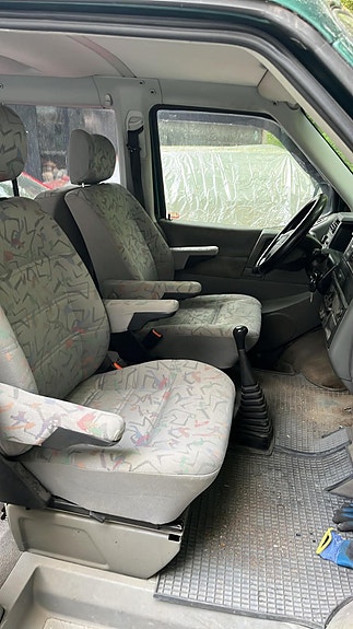 Volkswagen Multivan 3 of 7