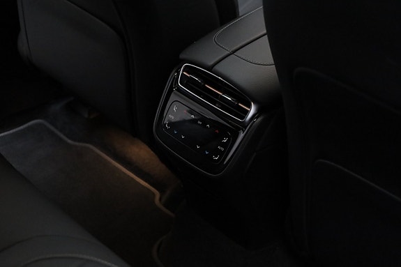 Mercedes-Benz EQE SUV 22 of 30