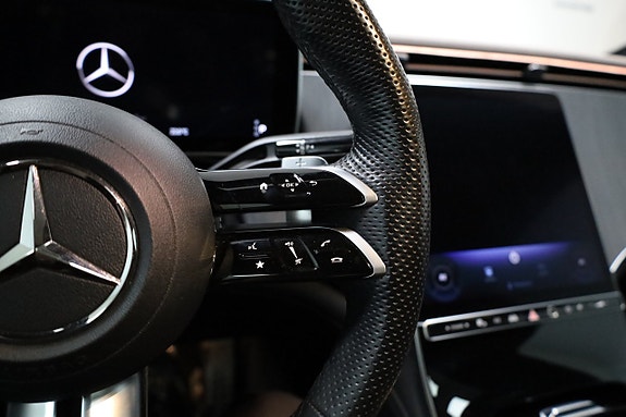 Mercedes-Benz EQE SUV 25 of 30