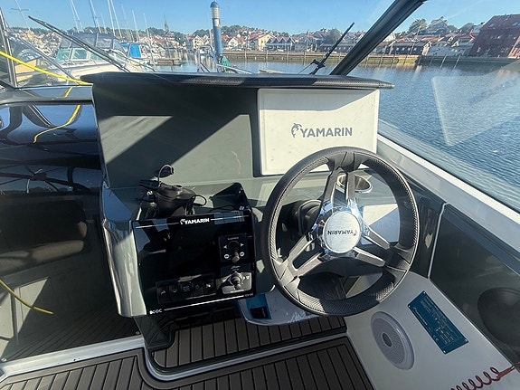 Yamarin 80 DC – Yamaha F300 – 2026 9 of 12